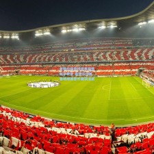 老特拉福德惊现黑猫抓耗子奇景 桑德兰球迷客场观赛意外捕获活鼠