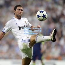 图文联播，詹韦复古舞蹈引爆回忆，库里万圣节变身萌版蝙蝠侠