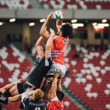 新星争夺战打响，曼联小将梅努引六强垂涎，红魔决心筑墙留人